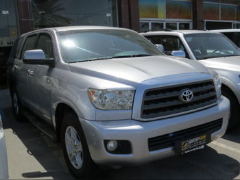 Toyota  Sequoia  2012  Automatic  382,000 Km  8 Cylinder  Four Wheel Drive (4WD)  SUV  Gray