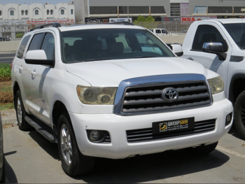Toyota  Sequoia  2013  Automatic  398,000 Km  8 Cylinder  Four Wheel Drive (4WD)  SUV  White