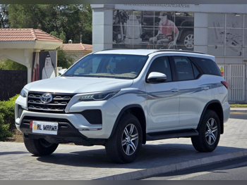 Toyota  Fortuner  2023  Automatic  5,000 Km  4 Cylinder  Four Wheel Drive (4WD)  SUV  White  With Warranty