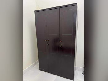 خزائن ودواليب الملابس والزينة - دوحة فيرنيتشر  - خزائن  - بنى