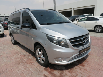 مرسيدس - بنز  فيتو  2017  اوتوماتيك  97,000 كم  6 سلندر  دفع خلفي  فان \ باص  فضي
