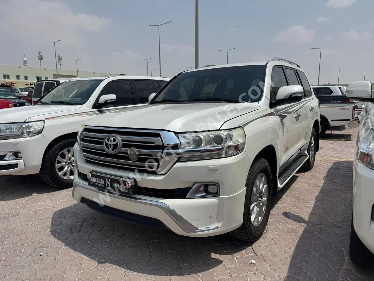 Toyota  Land Cruiser  GXR  2018  Automatic  307,000 Km  6 Cylinder  Four Wheel Drive (4WD)  SUV  White