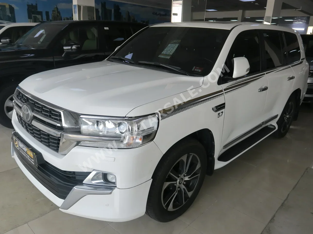تويوتا  لاند كروزر  في اكس ار  2021  اوتوماتيك  240,000 كم  8 سلندر  دفع رباعي  اس يو في  أبيض