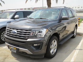 فورد  اكسبيديشن  اكس ال تي  2021  اوتوماتيك  40,000 كم  8 سلندر  دفع رباعي  اس يو في  رمادي