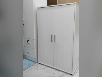 رفوف وخزانات الأحذية