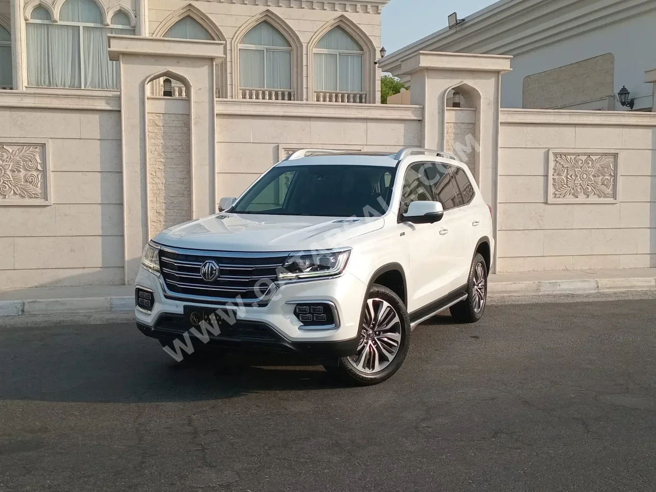 ام جي  ار اكس8  30 تي  2023  اوتوماتيك  59,000 كم  4 سلندر  دفع رباعي  اس يو في  أبيض  تحت الضمان