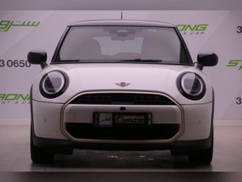 ميني  كوبر  اس  2025  اوتوماتيك  7,800 كم  4 سلندر  سحب امامي  هاتشباك  أبيض  تحت الضمان