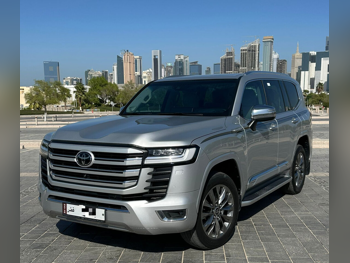 تويوتا  لاند كروزر  في اكس ار توين توربو  2023  اوتوماتيك  78,000 كم  6 سلندر  دفع رباعي  اس يو في  فضي  تحت الضمان