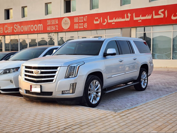 كاديلاك  اسكيليد  اي اس في  2018  اوتوماتيك  92,000 كم  8 سلندر  دفع رباعي  اس يو في  فضي