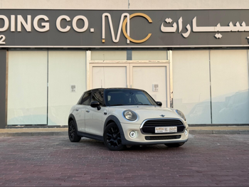 Mini  Cooper  2020  Automatic  73,000 Km  4 Cylinder  Front Wheel Drive (FWD)  Hatchback  Beige