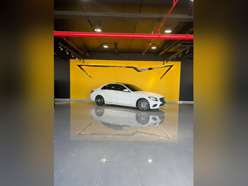 مرسيدس - بنز  سي - كلاس  300  2019  اوتوماتيك  173,000 كم  4 سلندر  دفع خلفي  كوبيه \ سبورت  أبيض