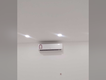 مكيفات الهواء جريي  يشمل التحكم عن بعد  ضمان  مع التسليم  مع التركيب