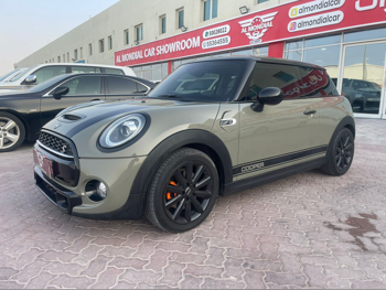 Mini  Cooper  S  2020  Automatic  77,000 Km  4 Cylinder  Front Wheel Drive (FWD)  Hatchback  Gray