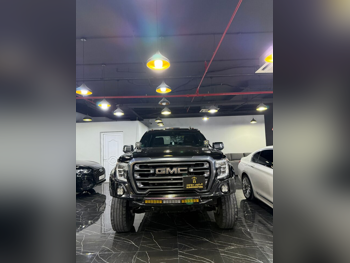 GMC  Sierra  AT4  2020  Automatic  152,000 Km  8 Cylinder  Four Wheel Drive (4WD)  Pick Up  Black