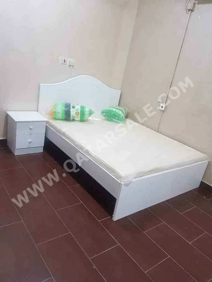 Beds - Queen - White - Mattress Included - With Bedside Table