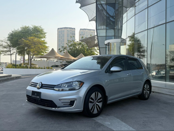 فوكس واغن  غولف  2019  اوتوماتيك  37,000 كم  0 سلندر  سحب امامي  هاتشباك  فضي