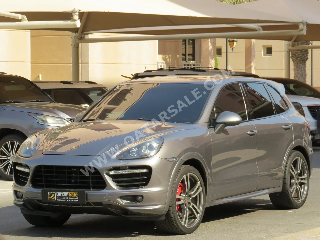 بورش  كيان  جي تي اس  2013  اوتوماتيك  133,000 كم  8 سلندر  دفع رباعي  اس يو في  رمادي