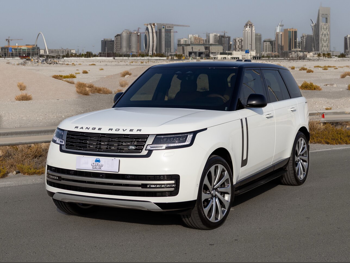 Land Rover  Range Rover Vouge  6 Cylinder  SUV 2x4  White  2025
