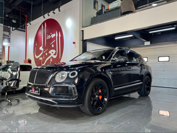 بنتلي  بينتايجا  2017  اوتوماتيك  141,000 كم  12 سلندر  دفع رباعي  اس يو في  أسود