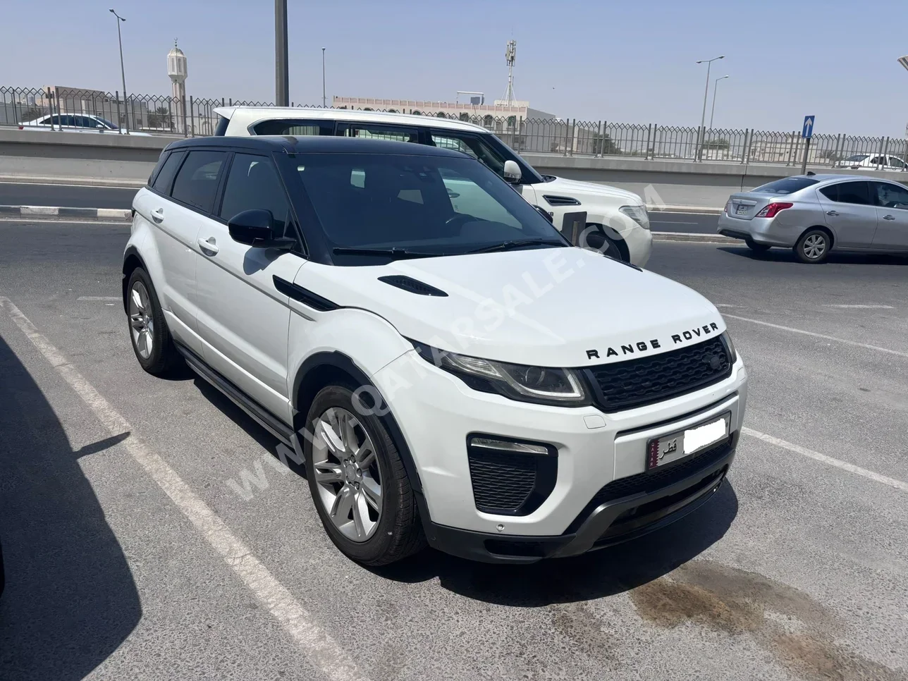 لاند روفر  أيفوك  داينمك  2016  اوتوماتيك  146,000 كم  4 سلندر  دفع رباعي  اس يو في  أبيض