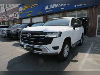 تويوتا  لاند كروزر  جي اكس  2023  اوتوماتيك  86,000 كم  6 سلندر  دفع رباعي  اس يو في  أبيض  تحت الضمان