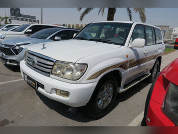تويوتا  لاند كروزر  جي اكس ار  2006  اوتوماتيك  376,000 كم  6 سلندر  دفع رباعي  اس يو في  أبيض