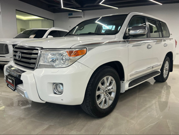 تويوتا  لاند كروزر  جي اكس ار  2015  اوتوماتيك  376,000 كم  8 سلندر  دفع رباعي  اس يو في  أبيض