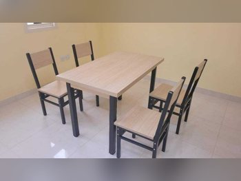 طاولة طعام مع كراسي  - اللون البيج  - ألمانيا  - 4 مقاعد