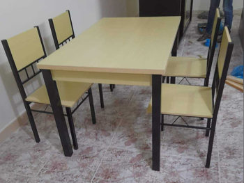 طاولة طعام مع كراسي  - اللون البيج  - ألمانيا  - 4 مقاعد