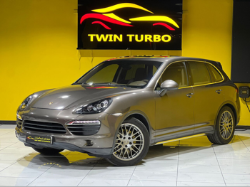 بورش  كيان  اس  2014  اوتوماتيك  201,000 كم  8 سلندر  دفع رباعي  اس يو في  بني