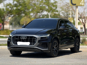 Audi  Q8  2019  Automatic  70,000 Km  6 Cylinder  Four Wheel Drive (4WD)  SUV  Black