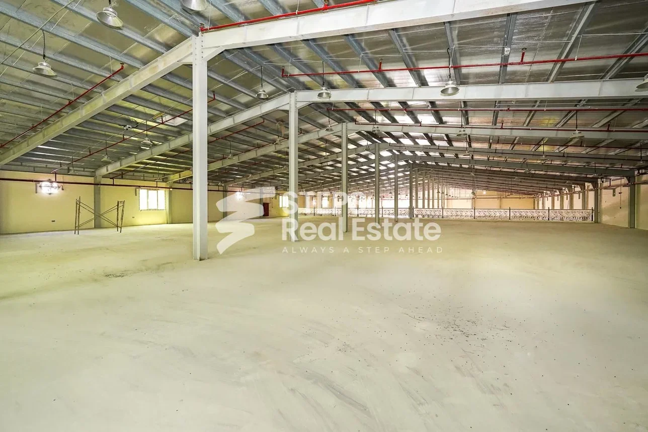 مخازن و مستودعات - الوكرة  - بركة العوامر  -المساحة: 4890 متر مربع