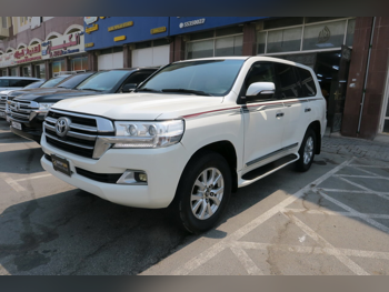 تويوتا  لاند كروزر  جي اكس  2011  اوتوماتيك  347,000 كم  6 سلندر  دفع رباعي  اس يو في  أبيض