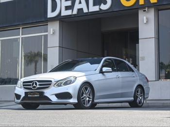 مرسيدس - بنز  اي - كلاس  300  2015  اوتوماتيك  95,000 كم  6 سلندر  دفع خلفي  سيدان  فضي