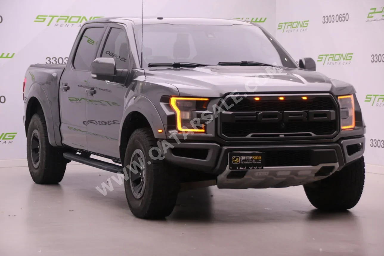 فورد  رابتر  2018  اوتوماتيك  216,000 كم  6 سلندر  دفع رباعي  بيكب  رمادي