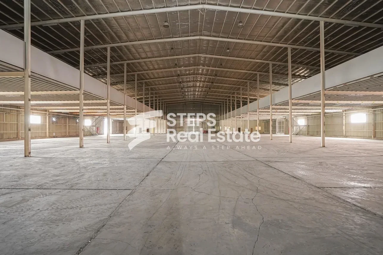 مخازن و مستودعات - الريان - المنطقة الصناعية -المساحة: 11000 متر مربع