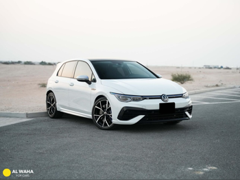 فوكس واغن  غولف  R  2024  اوتوماتيك  18,000 كم  4 سلندر  دفع كلي مستمر  هاتشباك  أبيض  تحت الضمان