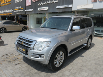 ميتسوبيشي  باجيرو  3.8  2019  اوتوماتيك  170,000 كم  6 سلندر  دفع رباعي  اس يو في  رمادي