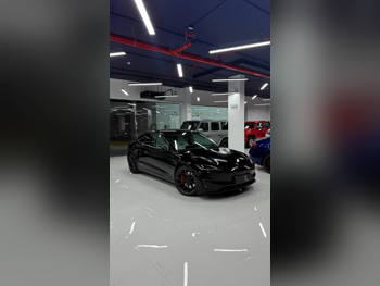 تسلا  مودل 3  بيرفورمانس  2024  اوتوماتيك  56,000 كم  0 سلندر  دفع كلي مستمر  سيدان  أسود  تحت الضمان