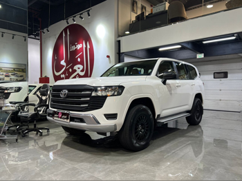 تويوتا  لاند كروزر  جي اكس  2022  اوتوماتيك  141,000 كم  6 سلندر  دفع رباعي  اس يو في  أبيض