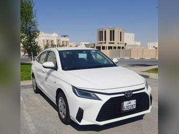 تويوتا  ياريس  سيدان  أبيض  2025