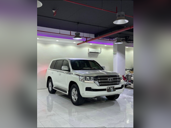 تويوتا  لاند كروزر  جي اكس ار  2020  اوتوماتيك  199,000 كم  6 سلندر  دفع رباعي  اس يو في  أبيض