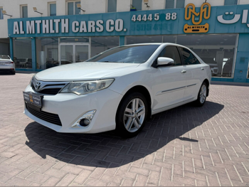 تويوتا  كامري  جي ال اكس  2015  اوتوماتيك  276,000 كم  4 سلندر  سحب امامي  سيدان  أبيض