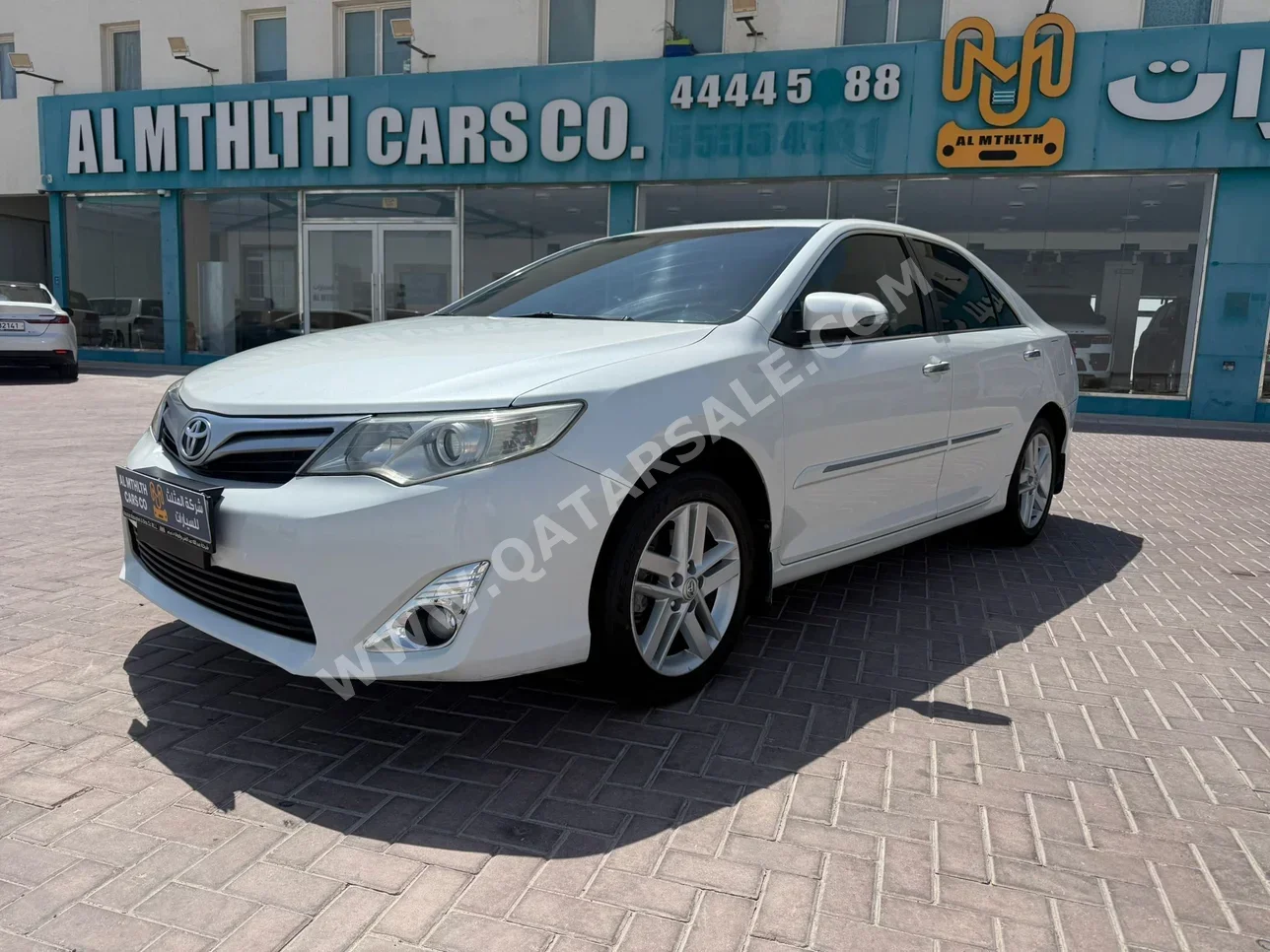 تويوتا  كامري  جي ال اكس  2015  اوتوماتيك  276,000 كم  4 سلندر  سحب امامي  سيدان  أبيض