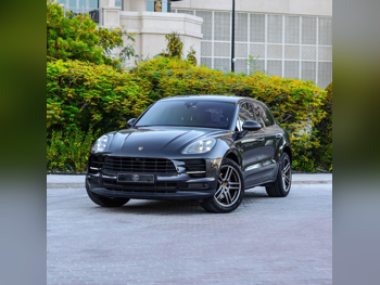 Porsche  Macan  2021  Automatic  48,000 Km  6 Cylinder  Four Wheel Drive (4WD)  SUV  Black  With Warranty
