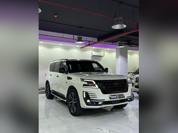 نيسان  باترول  بلاتنيوم  2012  اوتوماتيك  90,000 كم  8 سلندر  دفع رباعي  اس يو في  أبيض