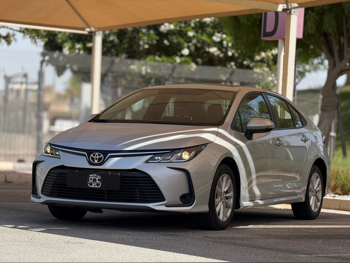 تويوتا  كورولا  اكس ال اي  2024  اوتوماتيك  84,000 كم  4 سلندر  سحب امامي  سيدان  فضي  تحت الضمان