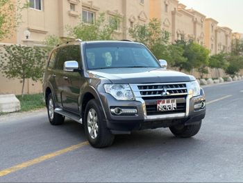 ميتسوبيشي  باجيرو  2019  اوتوماتيك  95,000 كم  6 سلندر  دفع رباعي  اس يو في  رمادي