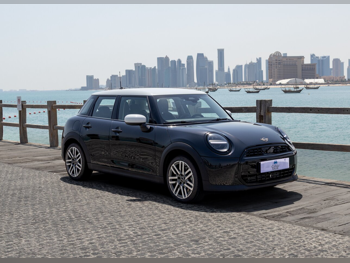 ميني  كوبر  3 سلندر  هاتش باك  أسود  2025