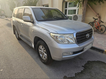 Toyota  Land Cruiser  GX Limited  2011  Manual  275,000 Km  6 Cylinder  Four Wheel Drive (4WD)  SUV  Silver